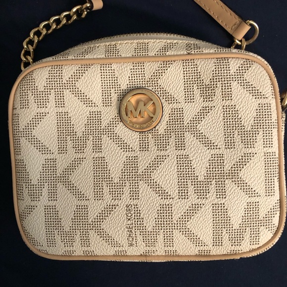 Michael Kors Crossbody - Picture 2 of 3